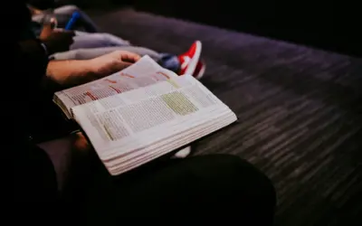 La importancia del discernimiento para poder tomar decisiones sabias y alineadas con la voluntad de Dios.