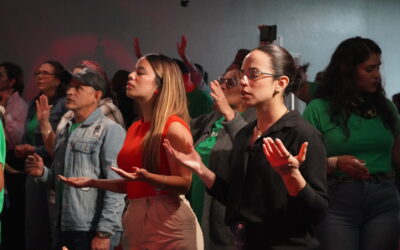 IGLESIA, ES HORA DE LEVANTARNOS
